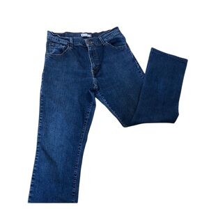 Levi's Women Jean Size 10M 98% Cotton straight leg blue y2k